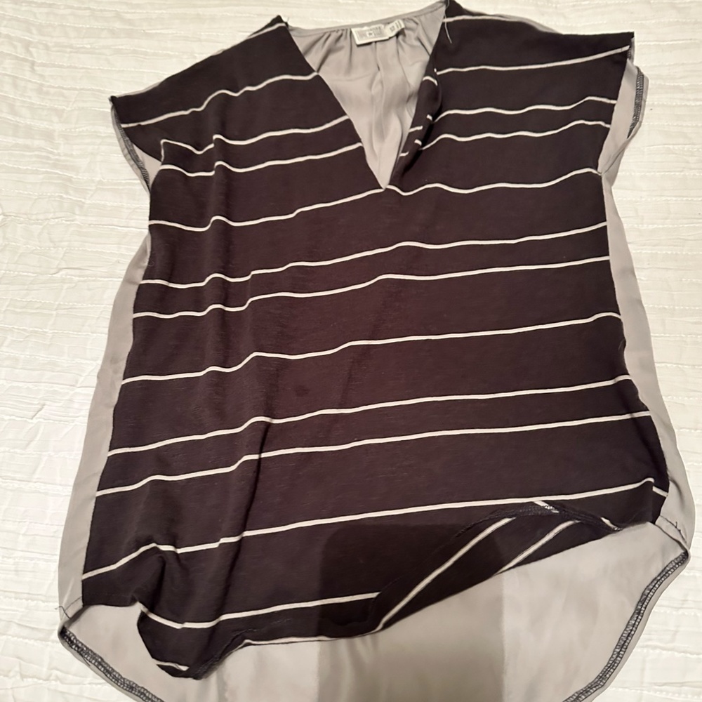 converse black and white flow top